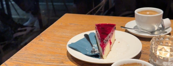 gorilla cafe is one of Sweets & Cakes.