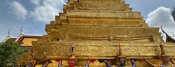 Prasat Phra Thep Bidon is one of Tayland.
