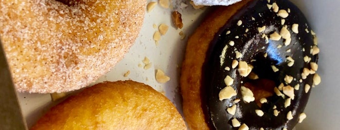 Duck Donuts is one of Posti che sono piaciuti a Roemello.
