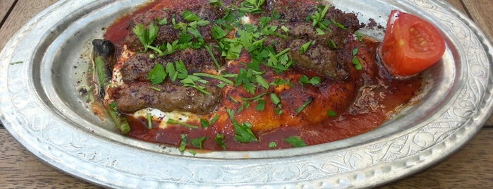 Öz Manisalı is one of Locais curtidos por Hilal.