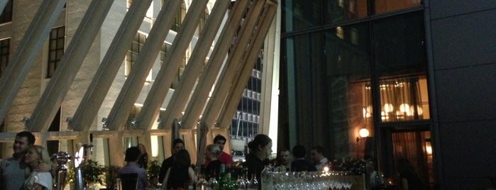 Lupa is one of HK Lounges with Outdoor areas.