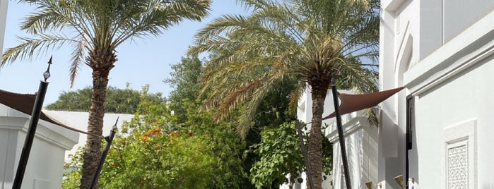 Al Areen Royal Villa is one of Osamah's Saved Places.