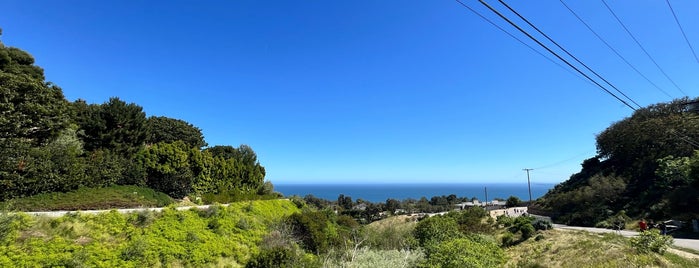 Escondido Falls is one of Los Angeles.