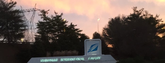 Aeroporto Internazionale di Nashville (BNA) is one of Airports visited.