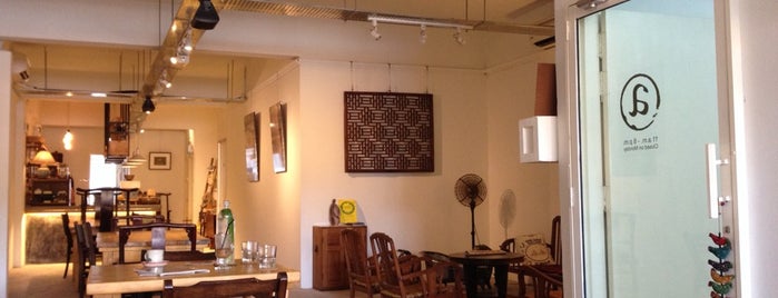Aku Cafe & Gallery is one of mummum @ KL.