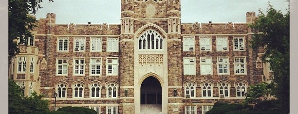 Keating Hall is one of Bridgetさんのお気に入りスポット.
