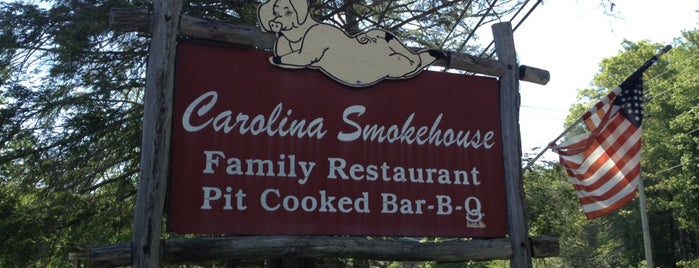 Carolina Smokehouse BBQ is one of Tempat yang Disukai Becky.
