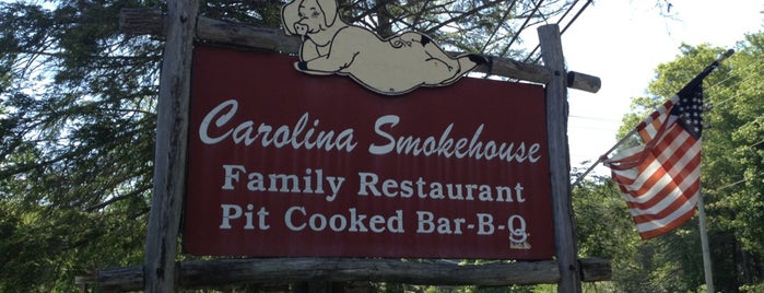 Carolina Smokehouse BBQ is one of Becky'in Beğendiği Mekanlar.