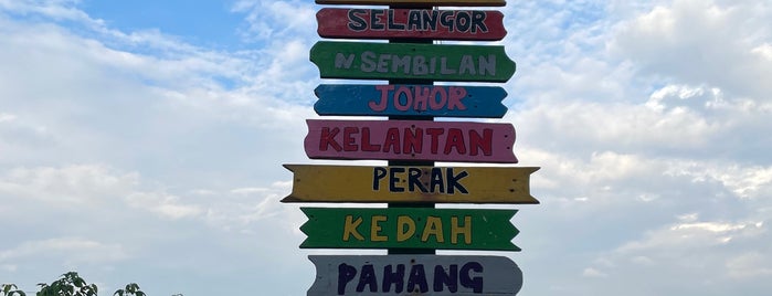 Pantai Pasir Bogak is one of Pangkor.