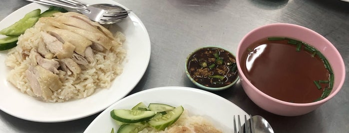 Mongkol Chai Chicken Rice is one of BKK_Food Stall, Street Food.