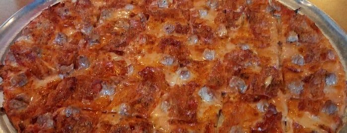 Imo's Pizza - Union is one of Lugares favoritos de Lee Ann.