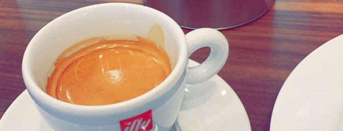 illy Caffè is one of Hayaさんのお気に入りスポット.
