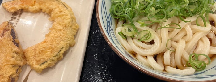 丸亀製麺 鴻仏目店 is one of 丸亀製麺 中部版.
