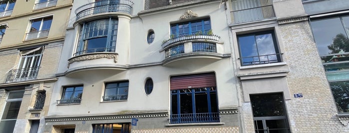 Institut Giacometti is one of Paris 🖼️🌳.