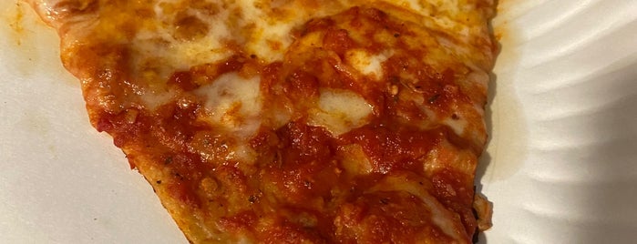 Pizza Masters is one of Posti salvati di Catie.