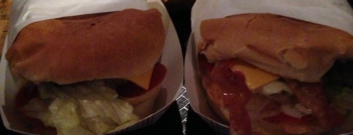 Big Daddy's Burgers is one of Lugares favoritos de Kate.