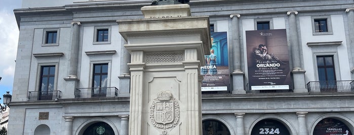 Plaza de Isabel II is one of Fabio'nun Kaydettiği Mekanlar.