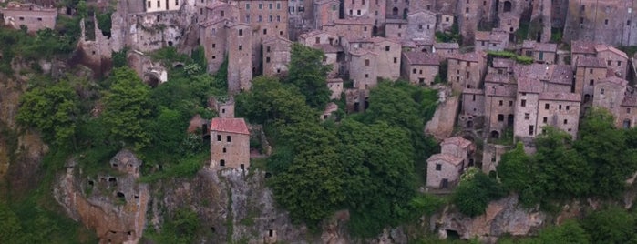 Sorano is one of Tuscany by gem.