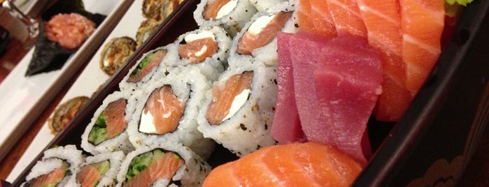 Sushi Hokkai is one of Lieux qui ont plu à Oksana.