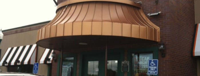 Bennigan's Grill & Tavern is one of Orte, die Meredith gefallen.