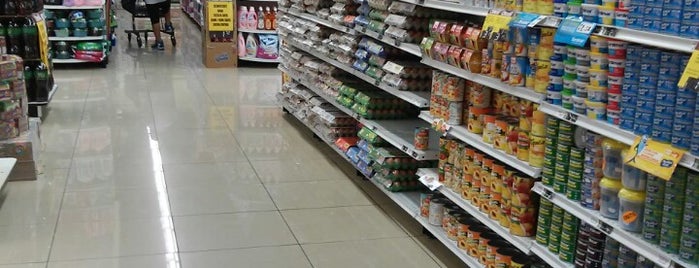 super selectos zaragoza is one of Supermercados Y Ferreterias.