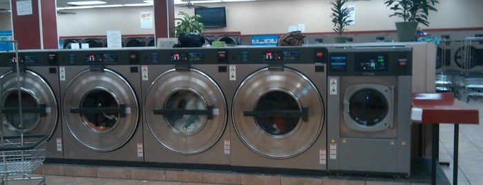 Laundromat Of Pine Street is one of Tracey’s Liked Places.