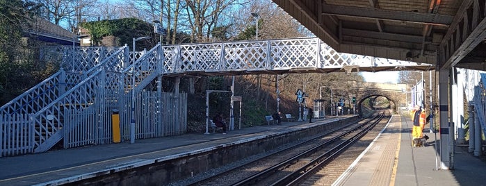 Barnehurst Railway Station (BNH) is one of Stations - NR London used.