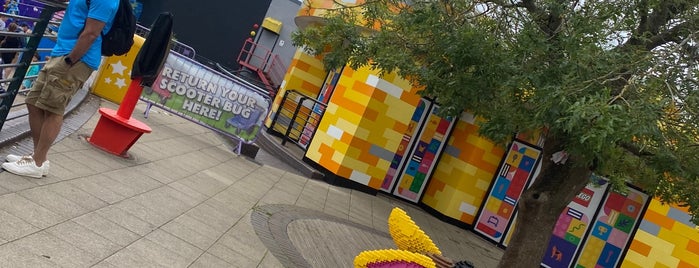 LEGOLAND Windsor Resort is one of Nouf's Saved Places.