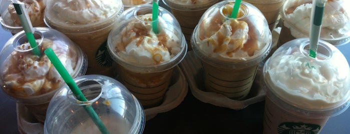 Starbucks is one of Stephanieさんのお気に入りスポット.