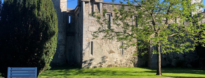Howth Castle is one of Dublin.