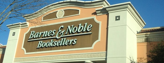 Barnes & Noble is one of สถานที่ที่ Ashley ถูกใจ.