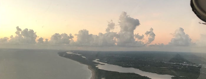 North Palm Beach County General Aviation Airport (F45) is one of Hopster's Airports 2.