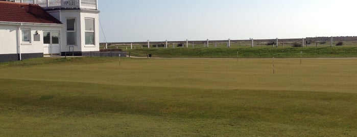 Royal Cinque Ports Golf Club is one of Tempat yang Disukai Aniya.