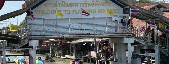Maklong Train Market is one of Thailand 🇹🇭.