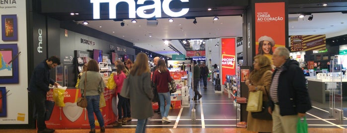 Fnac is one of Lugares favoritos de Katia.