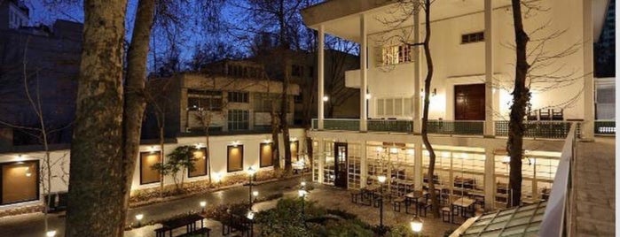 Rāš Café & Restaurant |‌ کافه و رستوران راش is one of Zahra'nın Kaydettiği Mekanlar.