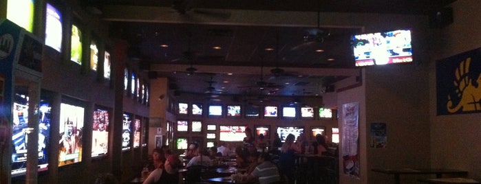 Santisi Brothers Pizzeria & Sports Grill is one of Sports bar phoenix.