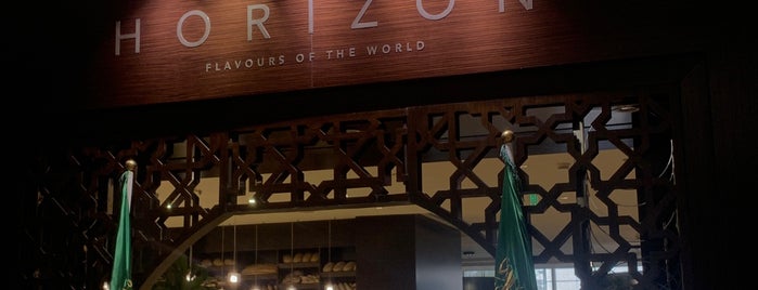 Horizon Restaurant is one of Locais curtidos por Amir.