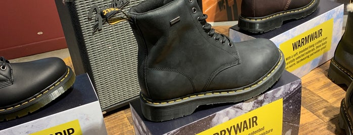 Dr. Martens is one of sneakさんのお気に入りスポット.