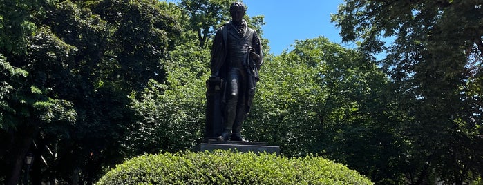 Robert Fulton Statue is one of Tempat yang Disukai Albert.