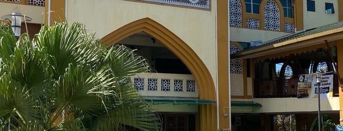 Masjid Abu-Bakar As-Siddiq is one of Masjid & Surau #5.