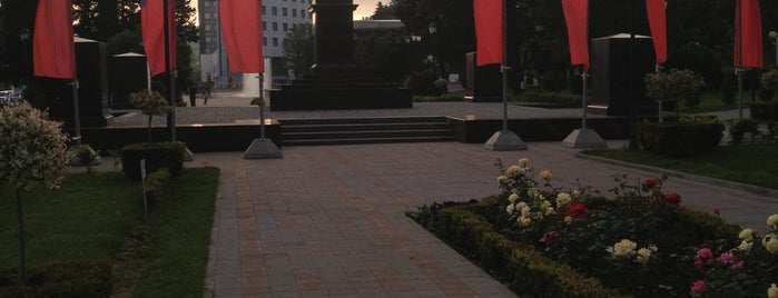 Площадь Октябрьской революции is one of Туапсе.