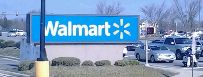 Walmart Supercenter is one of สถานที่ที่ Terri ถูกใจ.