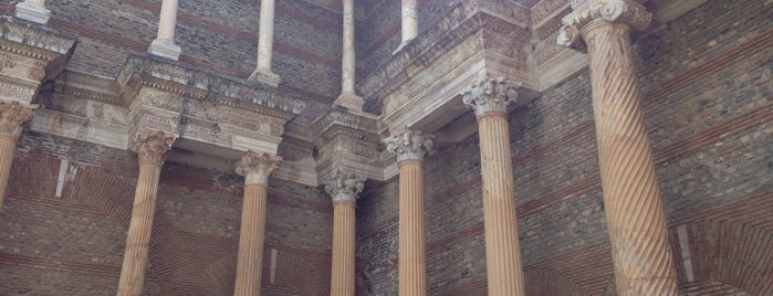 Artemis Tapınağı is one of Tarihi Yerler.