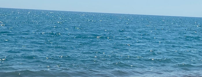 Red & White Beach is one of Antalya plaj.