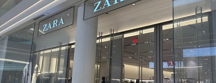 ZARA is one of Coreyさんのお気に入りスポット.