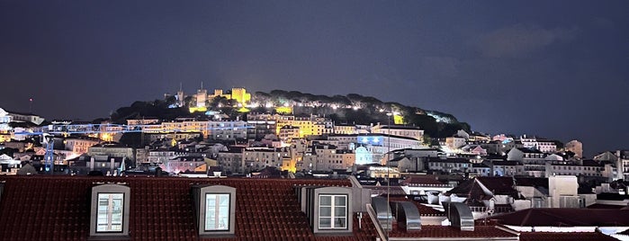 Rooftop Mercy Bar is one of Lisbon.