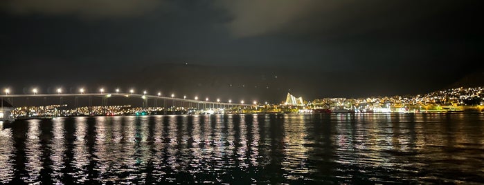 Tromsø havn (port) is one of สถานที่ที่ Cenker ถูกใจ.