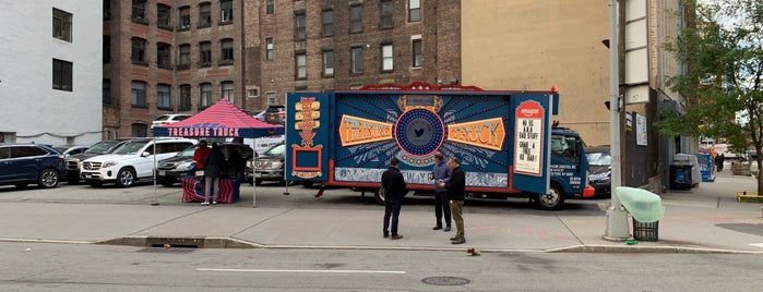 Amazon Treasure Truck is one of David’s Liked Places.