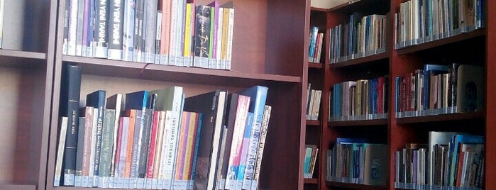 Kent Kütüphanesi is one of Hulya : понравившиеся места.